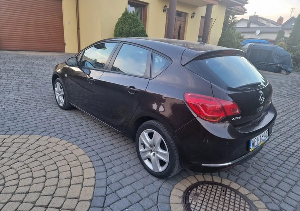 Opel Astra cena 28600 przebieg: 162600, rok produkcji 2013 z Paczków małe 79